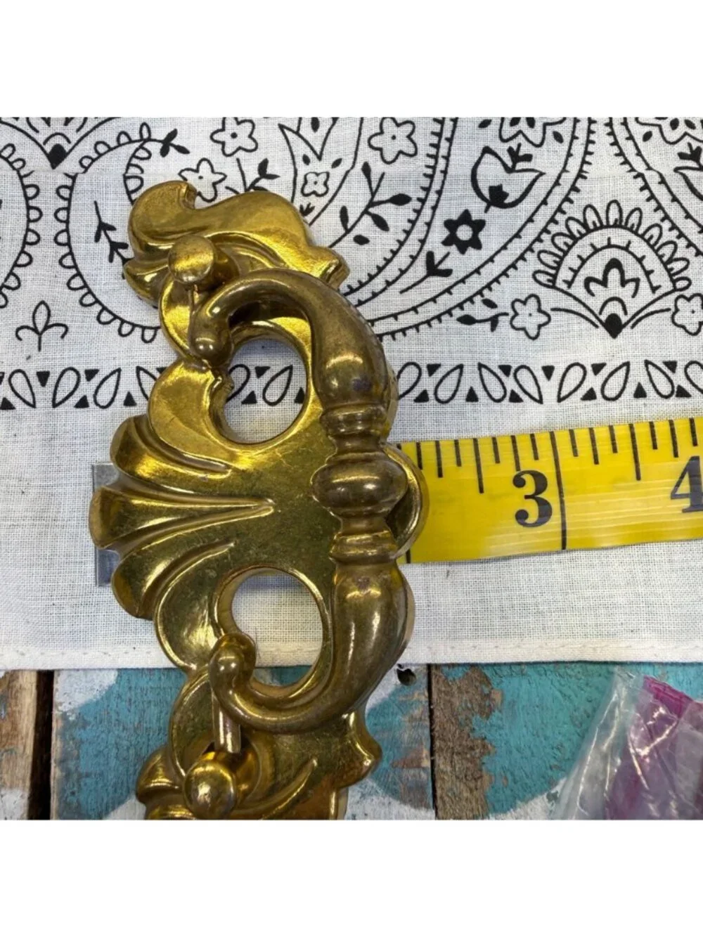 VTG Canada Chippendale-style brass batwing drawer pulls 11 Pieces CP3047